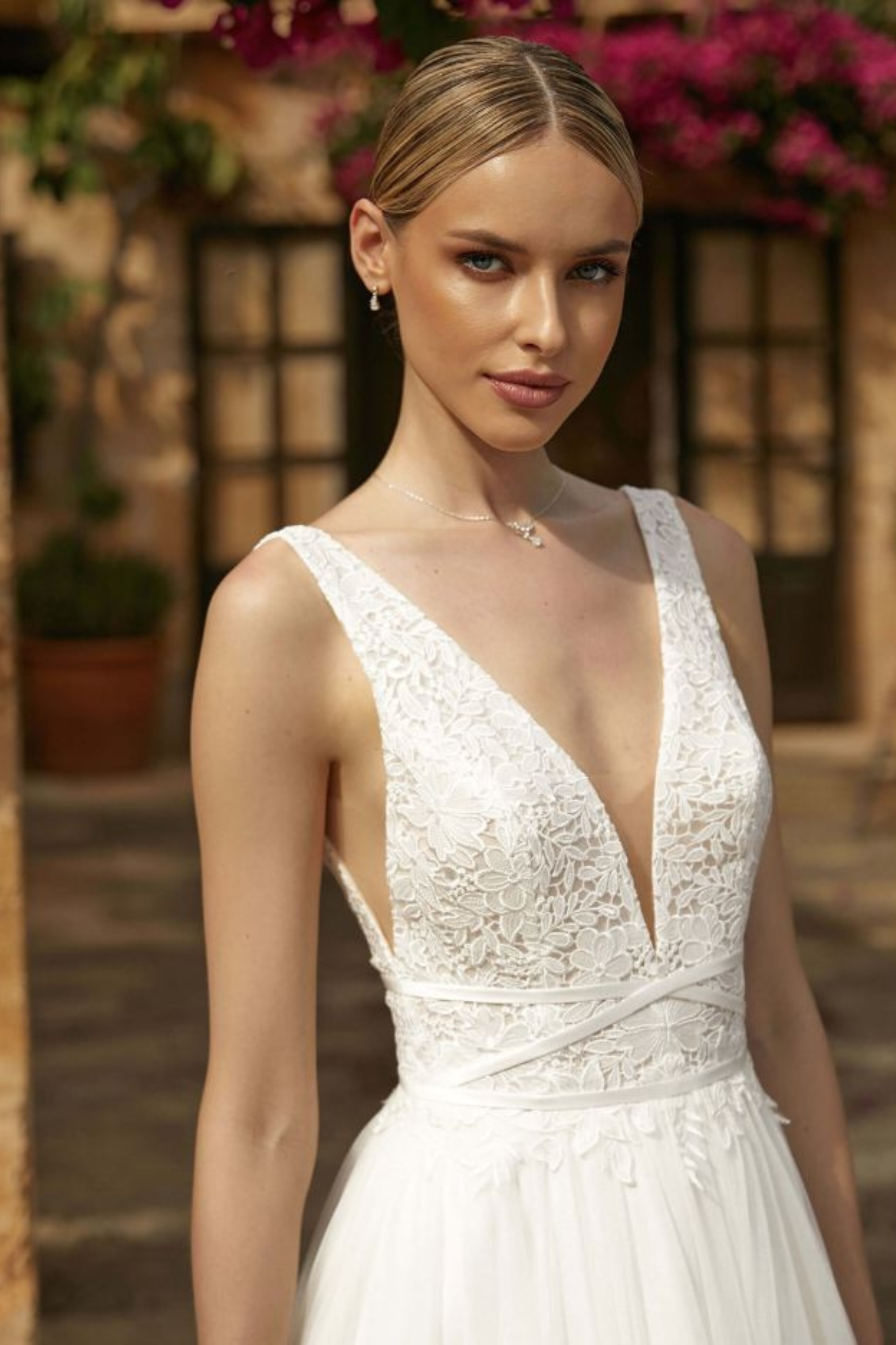 Nahaufnahme Spitzenoberteil Brautkleid A-029 floral