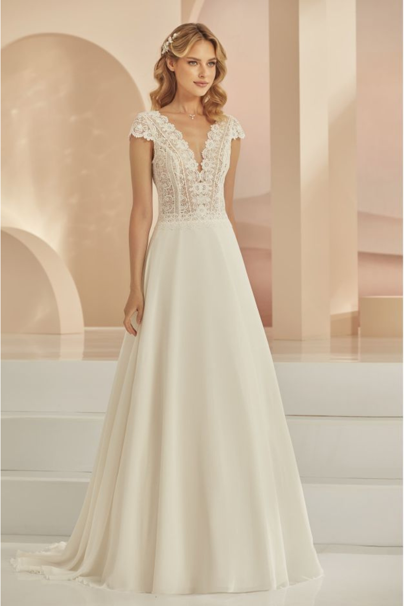 Brautkleid A-013 Clara A-Linie V-Ausschnitt kurze Ärmel Chiffon