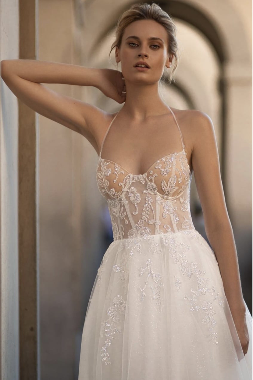 Brautkleid V-2-Verleih Rückenansicht tiefer V-Rücken gekreuzte Träger