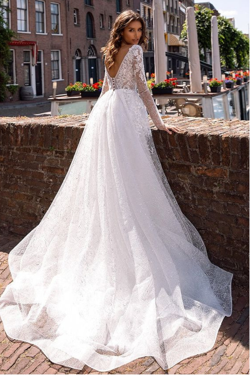 Brautkleid V-7-Verleih Rückenansicht tiefer V-Rücken Spitze