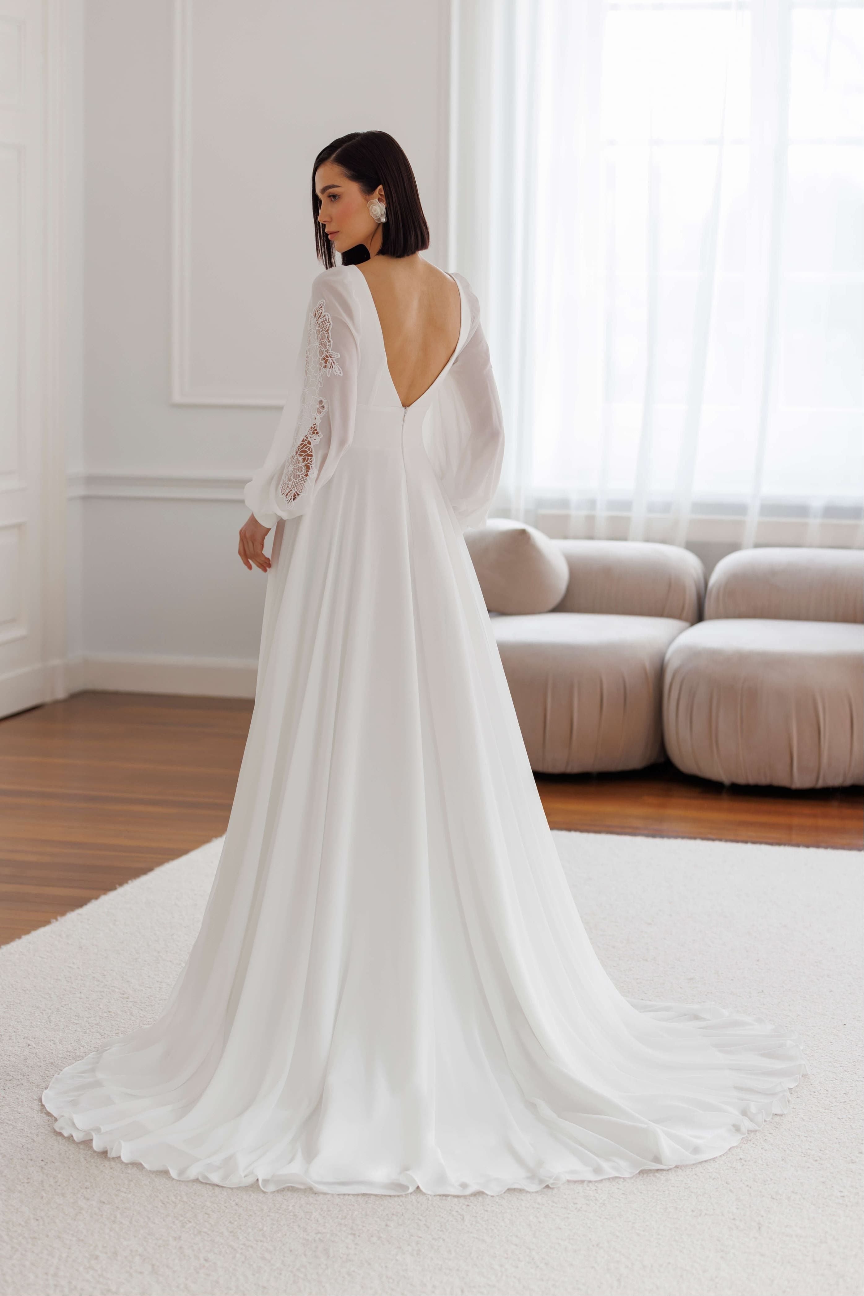 Rückenansicht Brautkleid AN-EL tiefer V-Rücken Illusions-Spitze