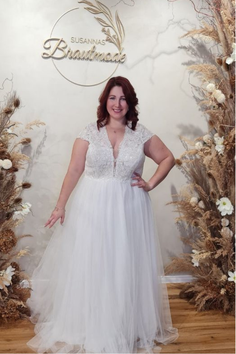 Brautkleid V2-Verleih Curvy A-Linie V-Ausschnitt Spitze