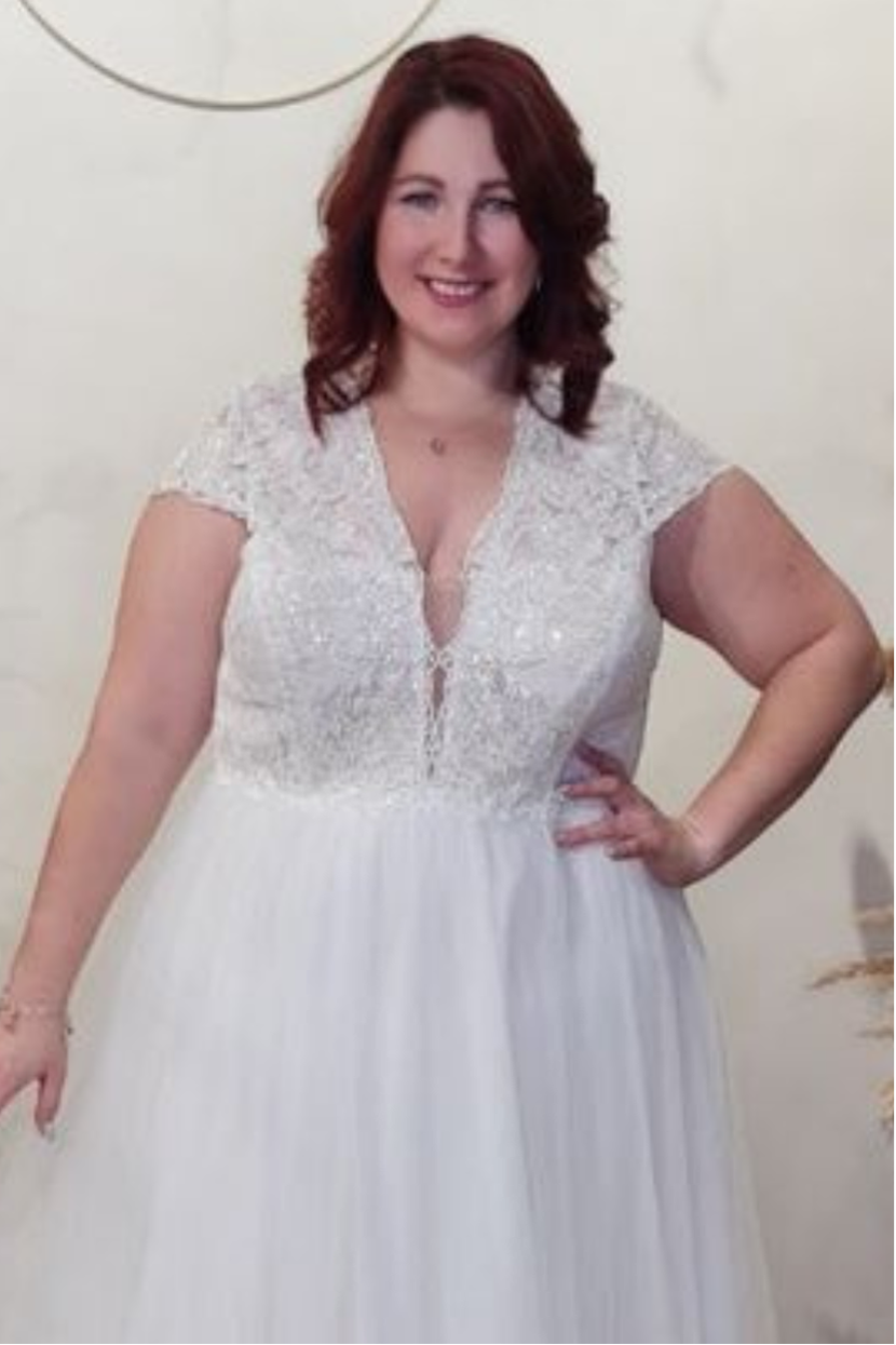 Nahaufnahme Spitzenoberteil Brautkleid V2-Verleih