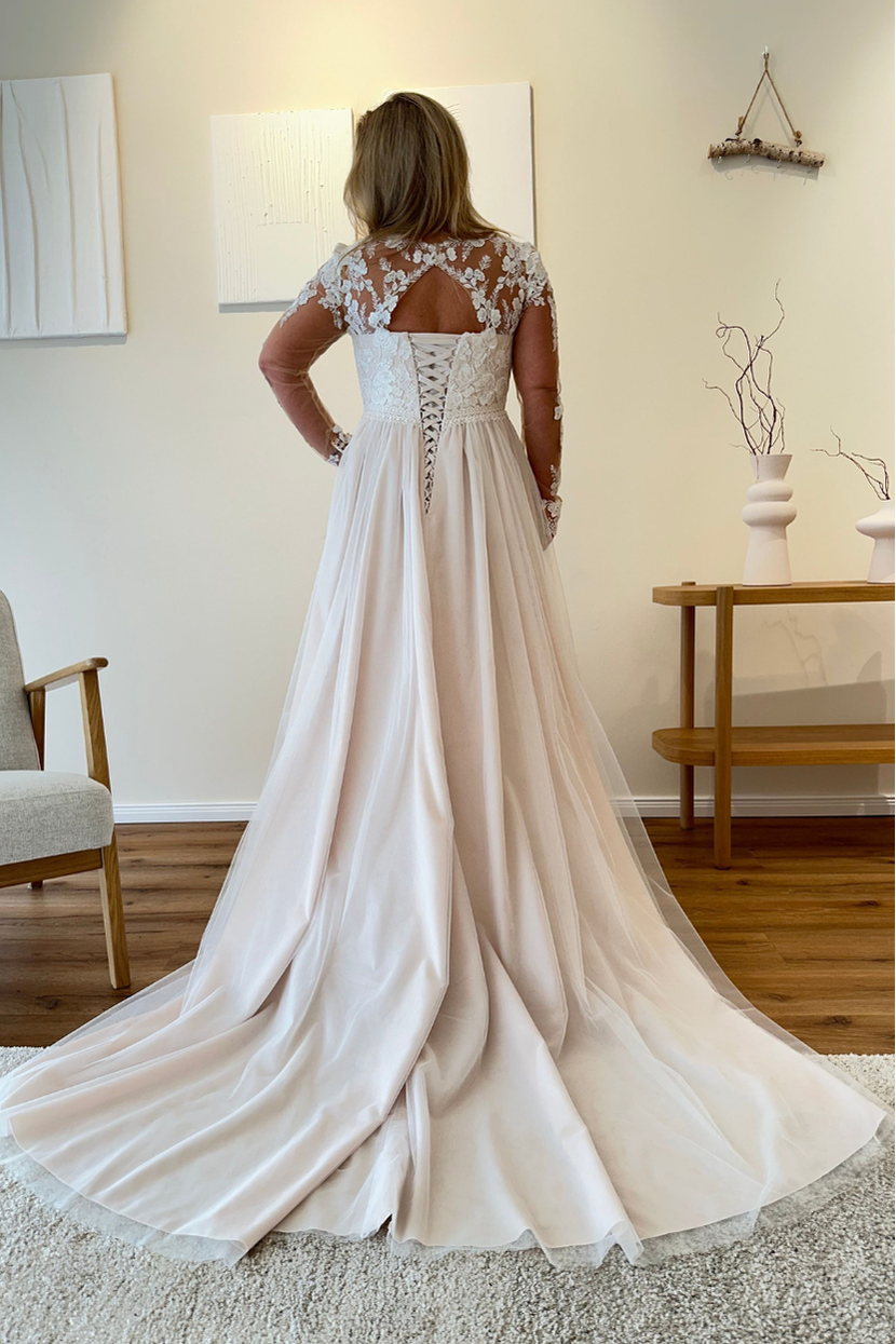 Brautkleid Schwangere A-RA Rücken, Korsett, Susannas Brautmode.