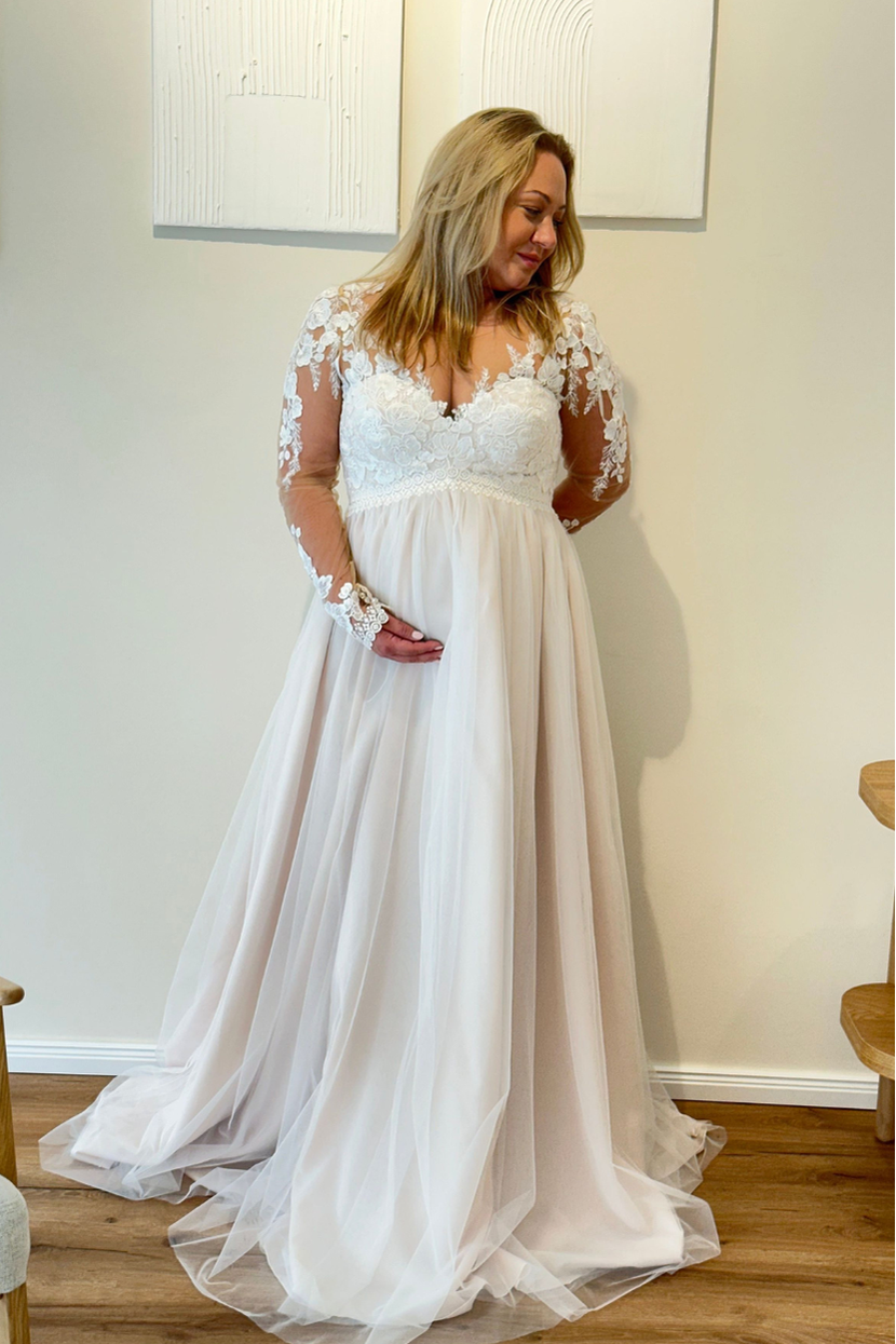 Umstandsbrautkleid A-RA, lang, Susannas Brautmode.