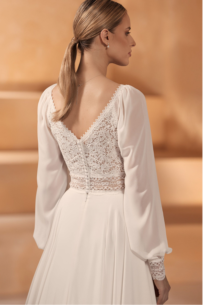 Brautkleid C-02 Curvy lange Ärmel mit Bündchen