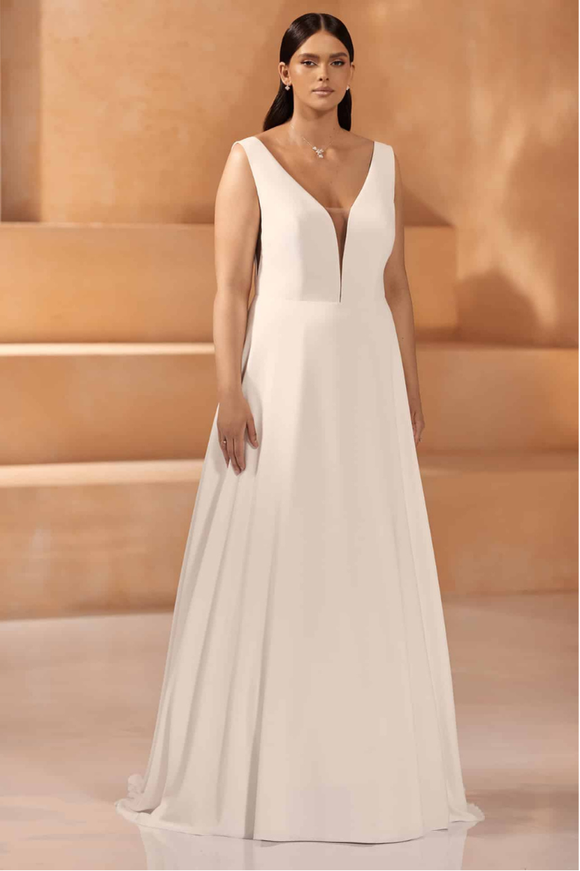 Brautkleid C-03 Curvy A-Linie V-Ausschnitt Satin