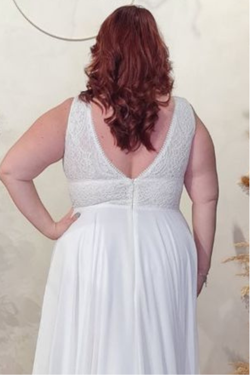 Nahaufnahme Rücken Brautkleid C-20 Curvy V-Rücken Illusions-Spitze