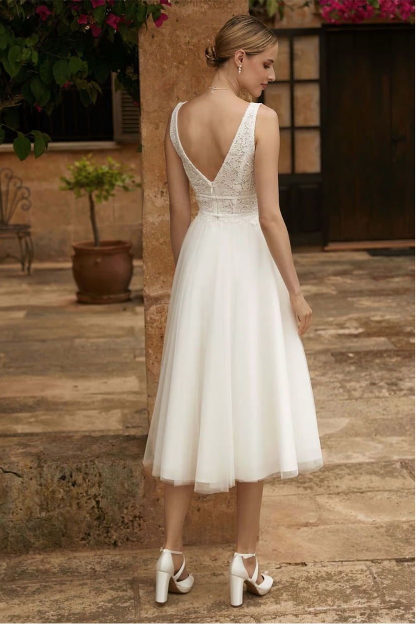 Standesamt Brautkleid SAB 1 Rückenansicht tiefer V-Rücken