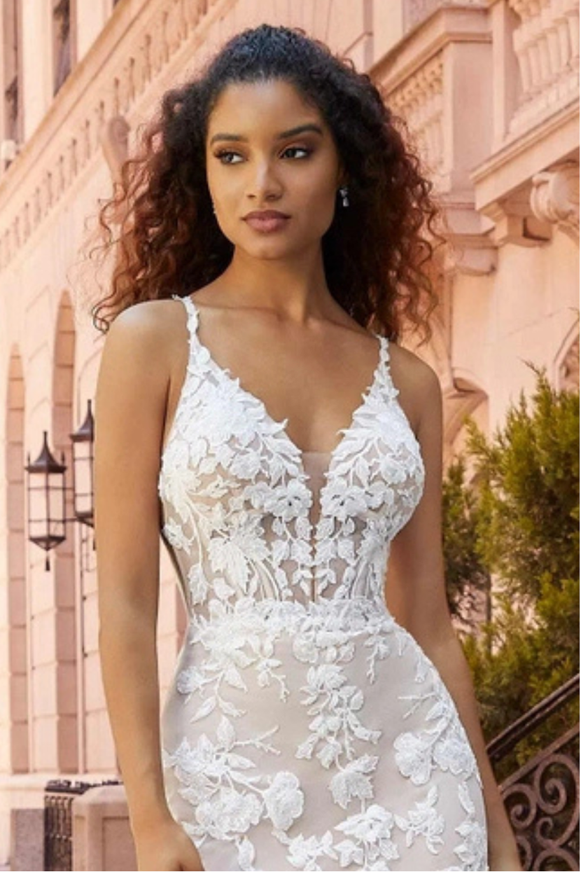 Nahaufnahme florale Spitze Brautkleid FF-008 Dekolleté