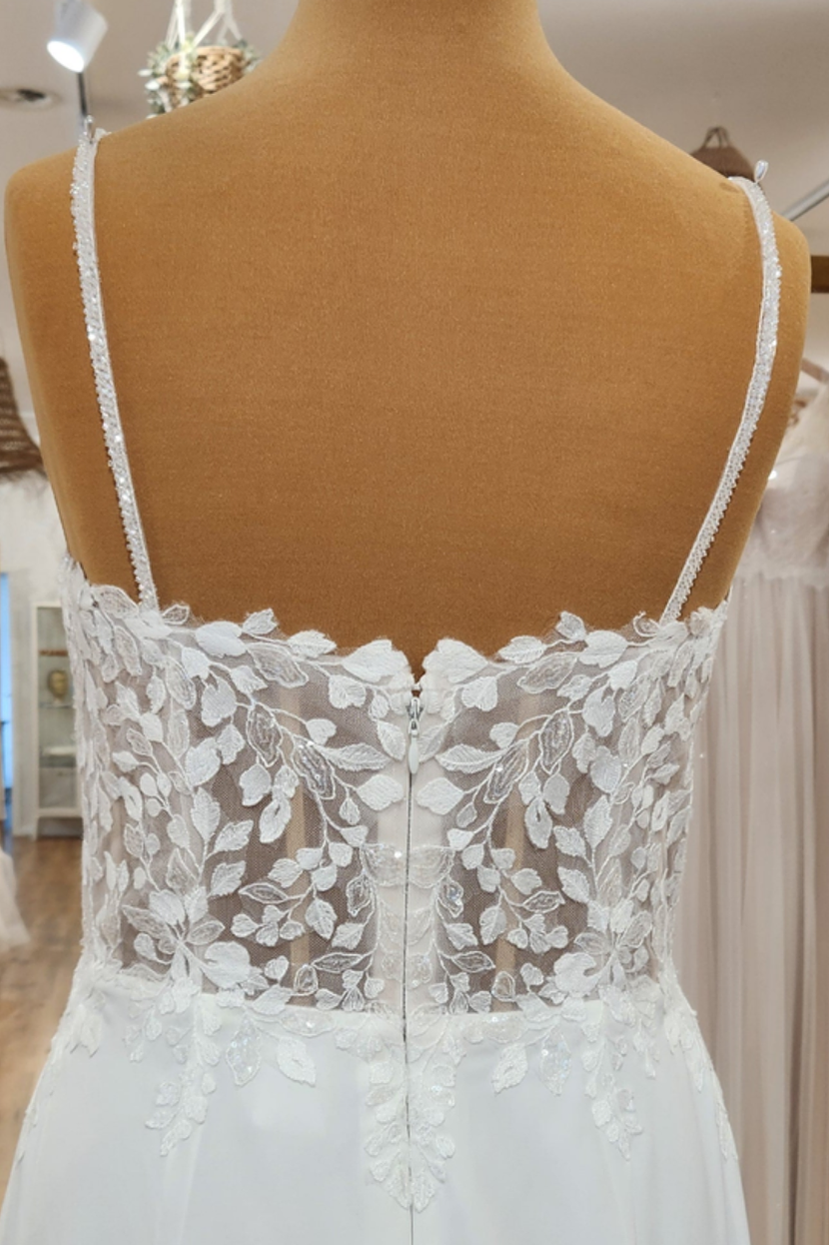 Detailaufnahme Rücken Braut-Jumpsuit HELENE mit Illusion-Spitze, Trägern und Reißverschluss