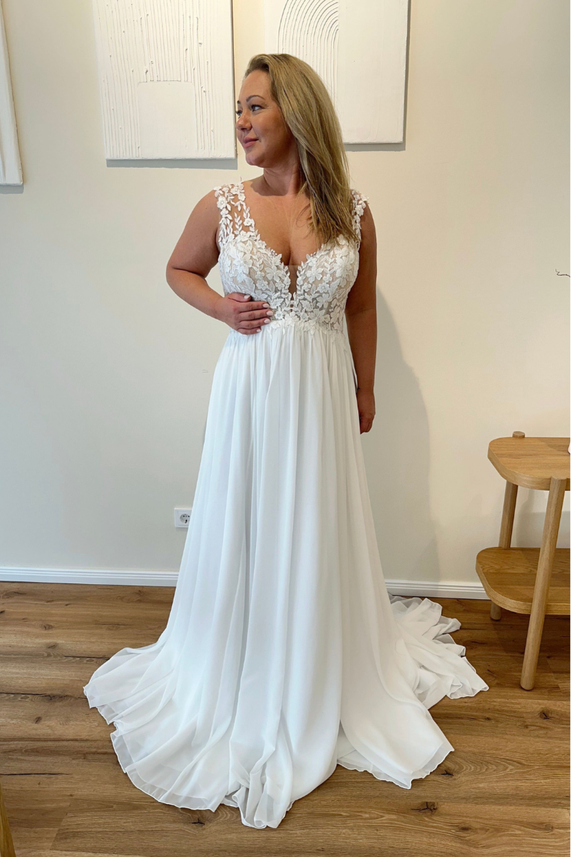 Schwangere Braut in Umstandsbrautkleid SI-IA A-Linie mit Spitze und fließendem Chiffonrock